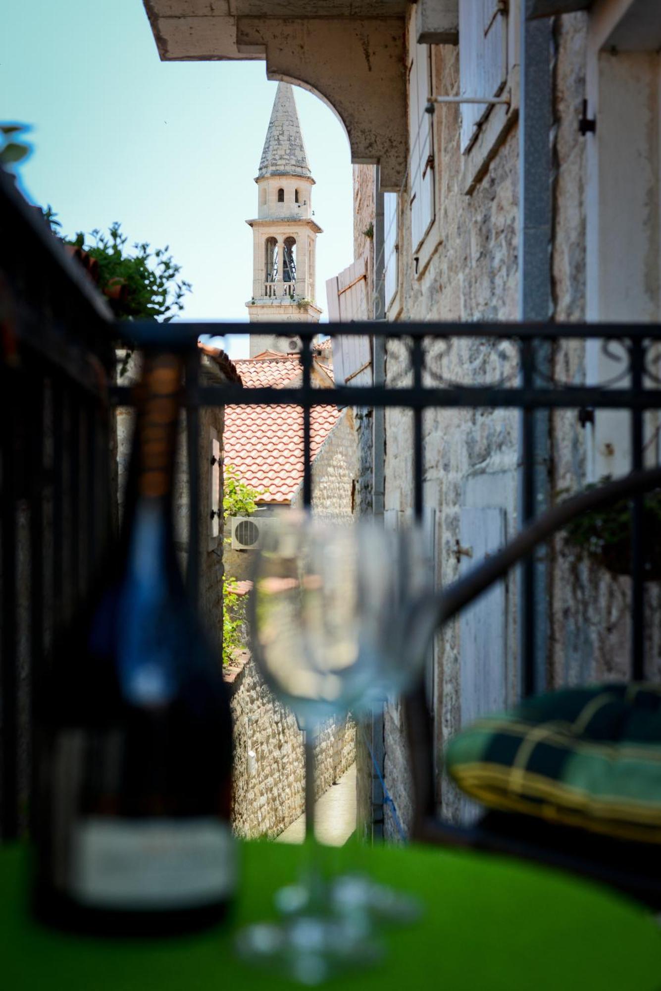 Bell Tower Apartment Budva Luaran gambar