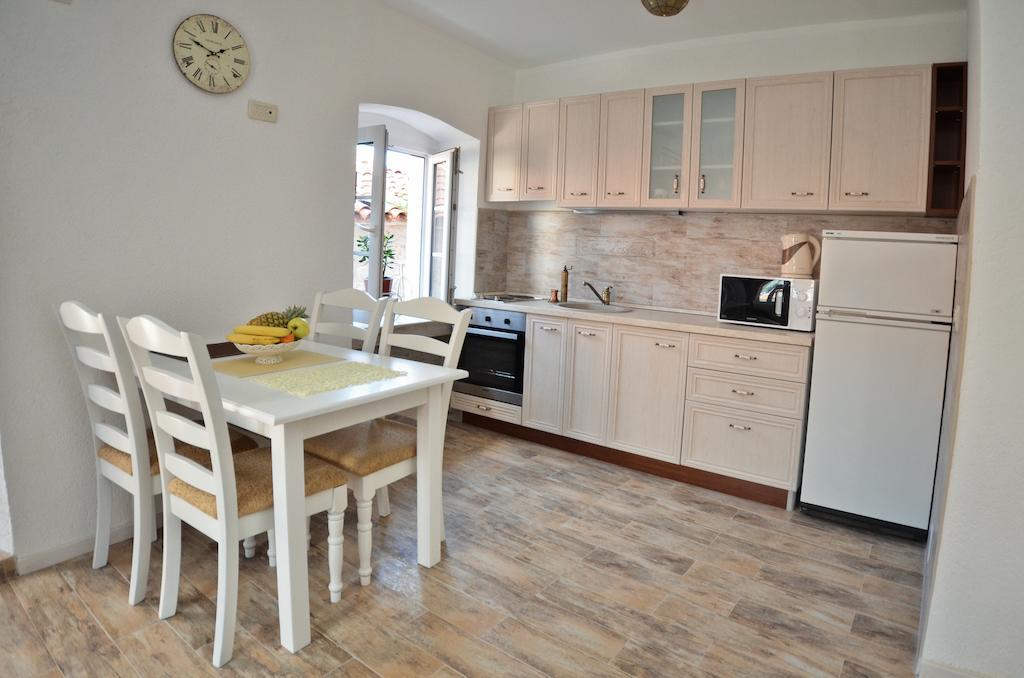 Bell Tower Apartment Budva Bilik gambar