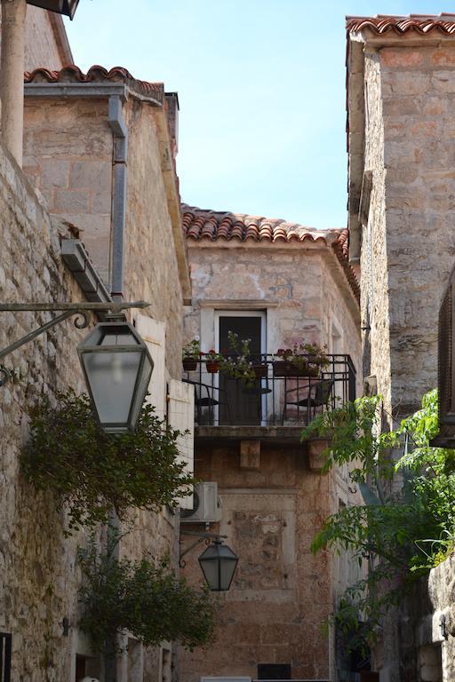 Bell Tower Apartment Budva Luaran gambar